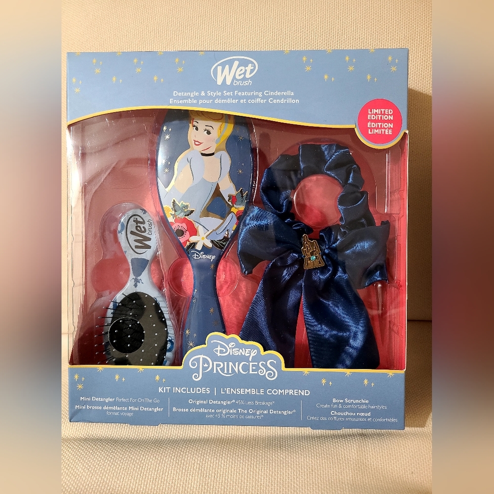 NIB Limited Edition Disney Princess Cinderella Wet Brush Kit